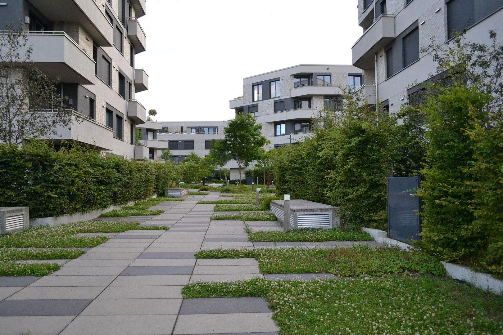 Prenájom bytu 3-izbový 87 m², Ella-Bergmann-Michel-Str. 1, Frankfurt, Hesensko Prenájom bytu 3-izbový 87 m², Ella-Bergmann-Michel-Str. 1, Frankfurt, Hesensko