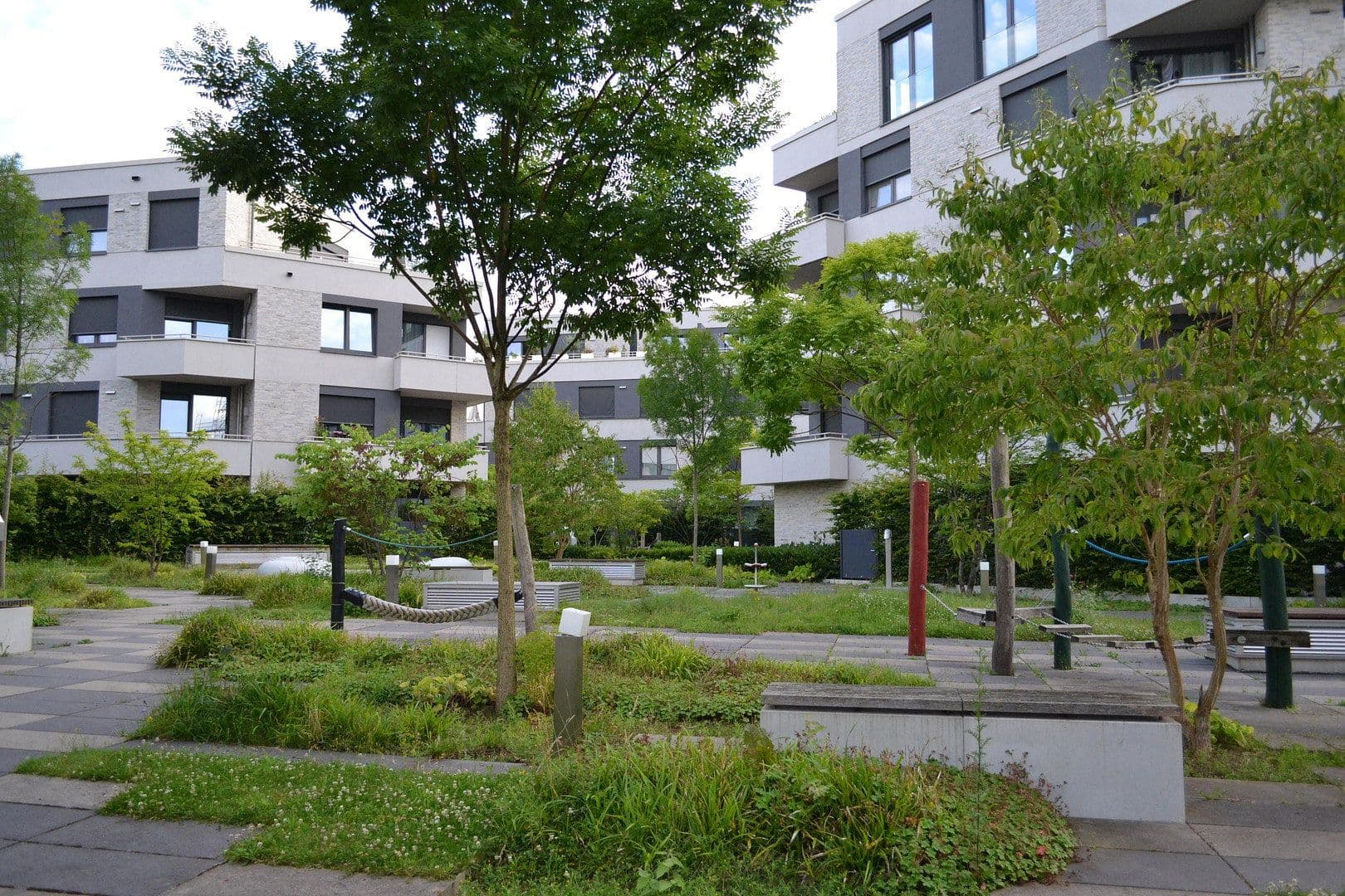 Prenájom bytu 3-izbový 87 m², Ella-Bergmann-Michel-Str. 1, Frankfurt, Hesensko Prenájom bytu 3-izbový 87 m², Ella-Bergmann-Michel-Str. 1, Frankfurt, Hesensko