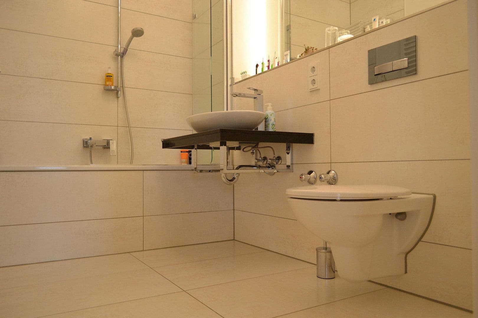 Prenájom bytu 3-izbový 87 m², Ella-Bergmann-Michel-Str. 1, Frankfurt, Hesensko Prenájom bytu 3-izbový 87 m², Ella-Bergmann-Michel-Str. 1, Frankfurt, Hesensko