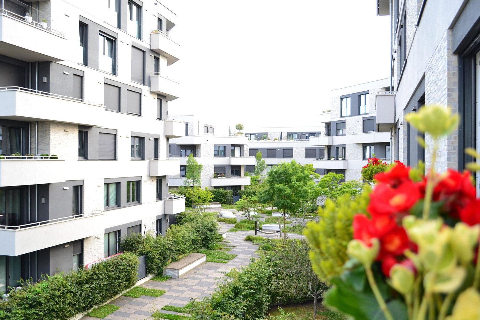 Prenájom bytu 3-izbový 87 m², Ella-Bergmann-Michel-Str. 1, Frankfurt, Hesensko Prenájom bytu 3-izbový 87 m², Ella-Bergmann-Michel-Str. 1, Frankfurt, Hesensko