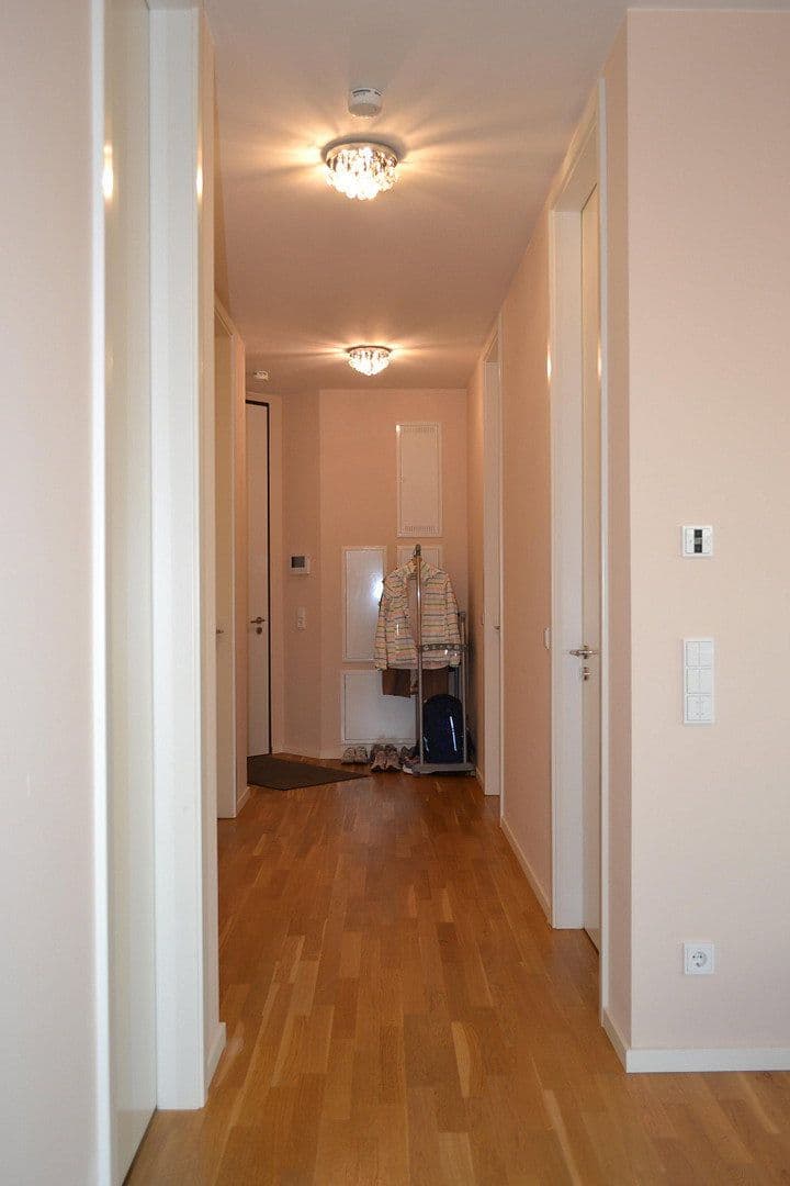Prenájom bytu 3-izbový 87 m², Ella-Bergmann-Michel-Str. 1, Frankfurt, Hesensko Prenájom bytu 3-izbový 87 m², Ella-Bergmann-Michel-Str. 1, Frankfurt, Hesensko