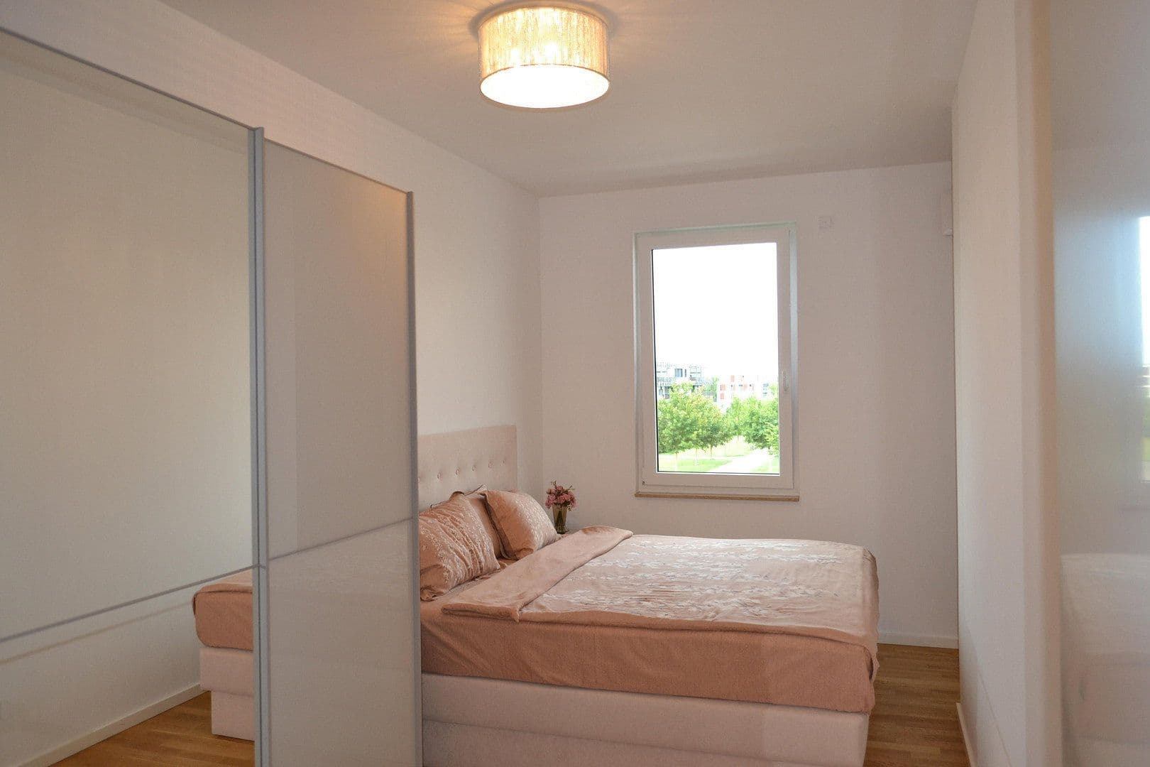Prenájom bytu 3-izbový 87 m², Ella-Bergmann-Michel-Str. 1, Frankfurt, Hesensko Prenájom bytu 3-izbový 87 m², Ella-Bergmann-Michel-Str. 1, Frankfurt, Hesensko