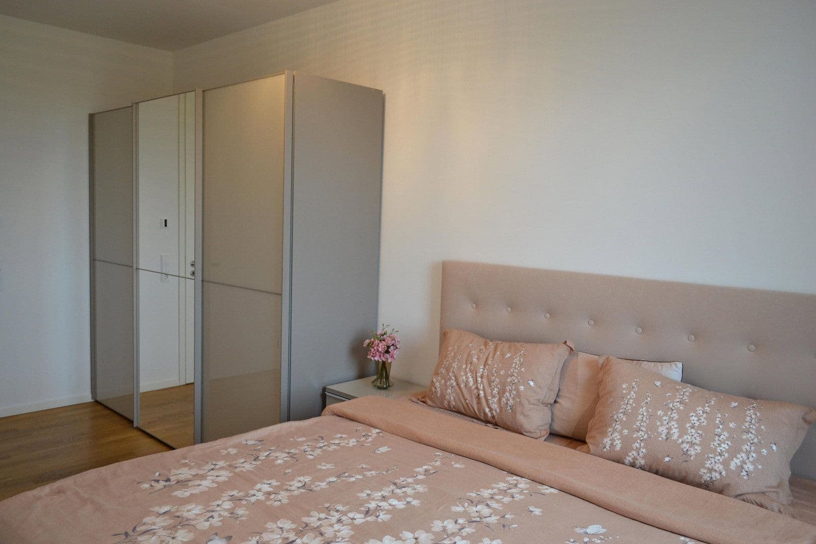 Prenájom bytu 3-izbový 87 m², Ella-Bergmann-Michel-Str. 1, Frankfurt, Hesensko Prenájom bytu 3-izbový 87 m², Ella-Bergmann-Michel-Str. 1, Frankfurt, Hesensko