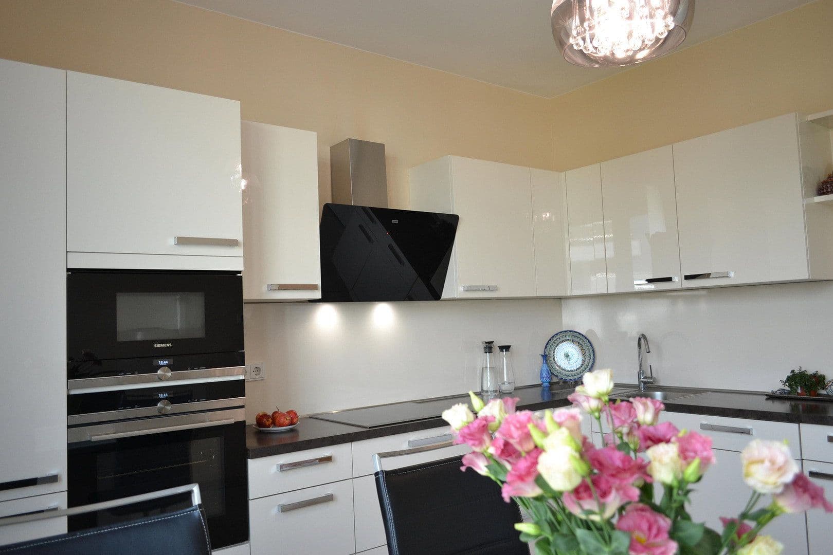 Prenájom bytu 3-izbový 87 m², Ella-Bergmann-Michel-Str. 1, Frankfurt, Hesensko Prenájom bytu 3-izbový 87 m², Ella-Bergmann-Michel-Str. 1, Frankfurt, Hesensko