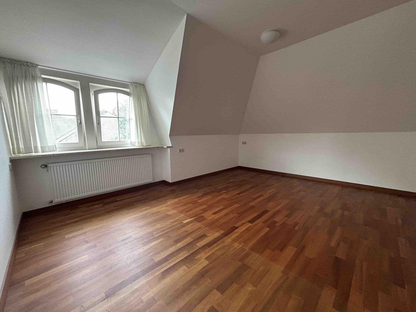 Predaj domu 234 m², pozemok 628 m², Krameramtsstraße 19, Melle, Dolné Sasko Predaj domu 234 m², pozemok 628 m², Krameramtsstraße 19, Melle, Dolné Sasko