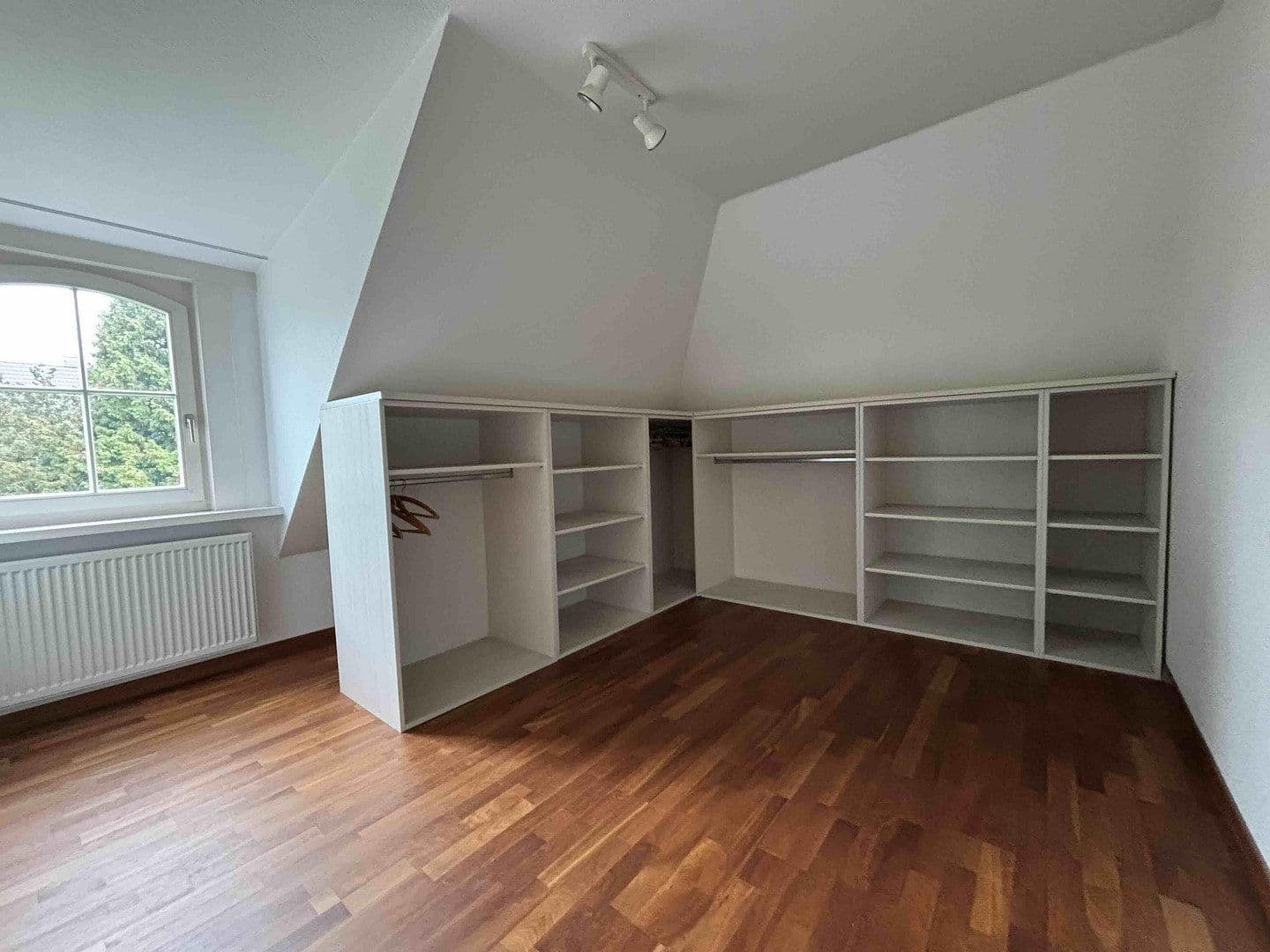 Predaj domu 234 m², pozemok 628 m², Krameramtsstraße 19, Melle, Dolné Sasko Predaj domu 234 m², pozemok 628 m², Krameramtsstraße 19, Melle, Dolné Sasko