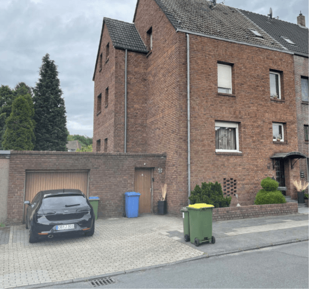 Predaj domu 359 m², pozemok 560 m², Ziegelstraße 14, Oberhausen, Oberhausen, Severné Porýnie - Westfálsko Predaj domu 359 m², pozemok 560 m², Ziegelstraße 14, Oberhausen, Oberhausen, Severné Porýnie - Westfálsko