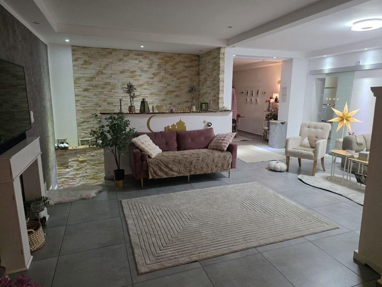Predaj domu 359 m², pozemok 560 m², Ziegelstraße 14, Oberhausen, Oberhausen, Severné Porýnie - Westfálsko Predaj domu 359 m², pozemok 560 m², Ziegelstraße 14, Oberhausen, Oberhausen, Severné Porýnie - Westfálsko