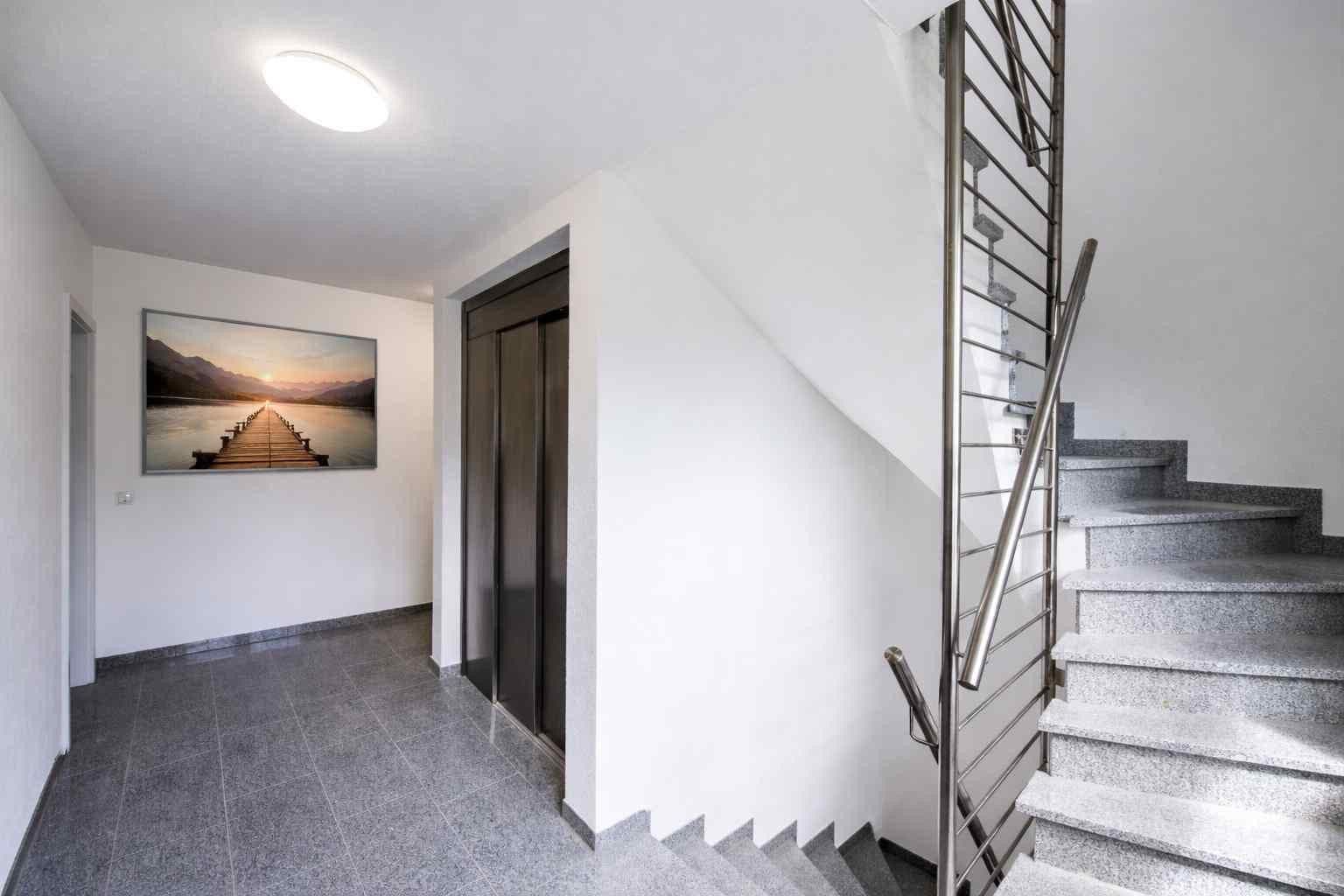 Prenájom bytu 3-izbový 97 m², Sulzbachstr. 50, Oberndorf am Neckar, Bádensko-Wurttembersko Prenájom bytu 3-izbový 97 m², Sulzbachstr. 50, Oberndorf am Neckar, Bádensko-Wurttembersko