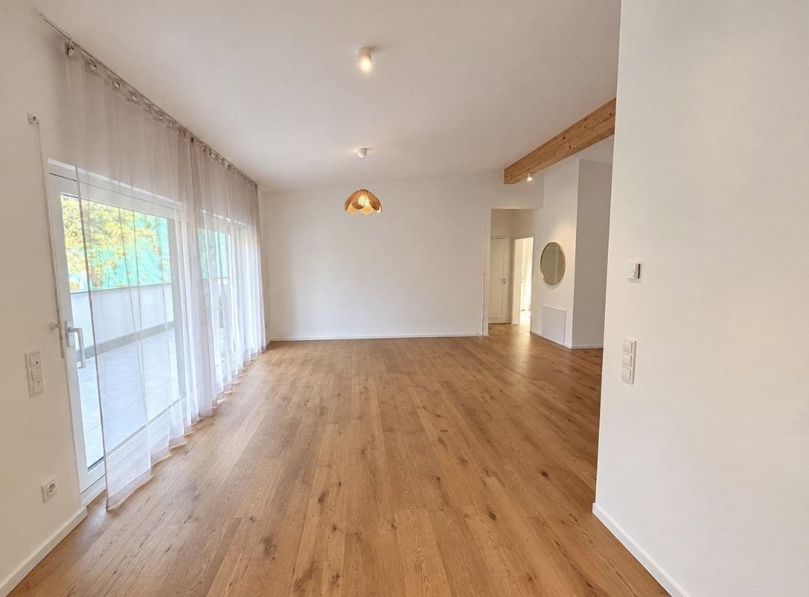 Prenájom bytu 3-izbový 97 m², Sulzbachstr. 50, Oberndorf am Neckar, Bádensko-Wurttembersko Prenájom bytu 3-izbový 97 m², Sulzbachstr. 50, Oberndorf am Neckar, Bádensko-Wurttembersko