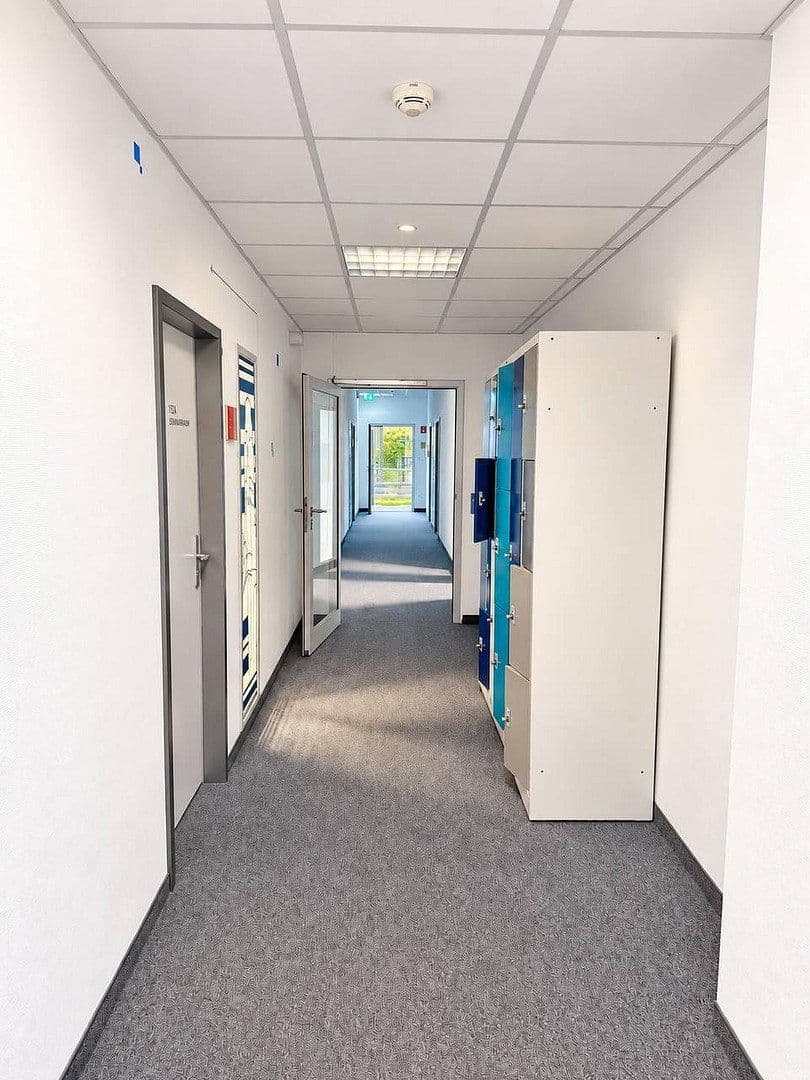 Prenájom kancelárie 550 m², Siegfriedstraße 163, Berlin, Berlín Prenájom kancelárie 550 m², Siegfriedstraße 163, Berlin, Berlín