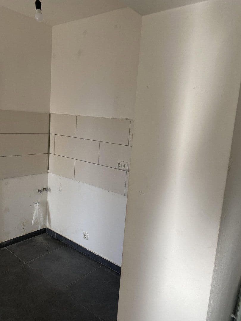 Prenájom bytu 2-izbový 60 m², Heidestr. 228, Köln, Severné Porýnie - Westfálsko Prenájom bytu 2-izbový 60 m², Heidestr. 228, Köln, Severné Porýnie - Westfálsko