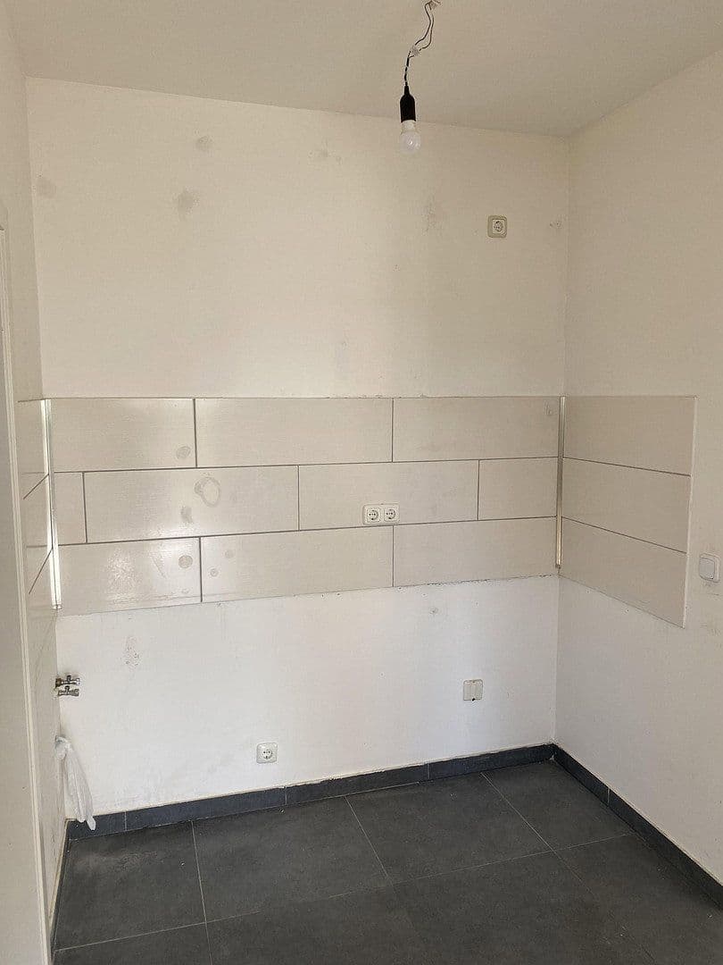 Prenájom bytu 2-izbový 60 m², Heidestr. 228, Köln, Severné Porýnie - Westfálsko Prenájom bytu 2-izbový 60 m², Heidestr. 228, Köln, Severné Porýnie - Westfálsko