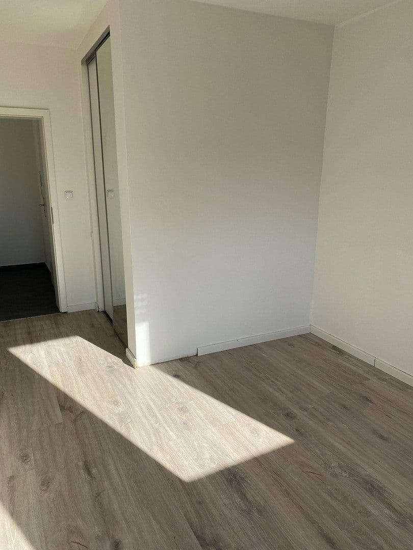 Prenájom bytu 2-izbový 60 m², Heidestr. 228, Köln, Severné Porýnie - Westfálsko Prenájom bytu 2-izbový 60 m², Heidestr. 228, Köln, Severné Porýnie - Westfálsko
