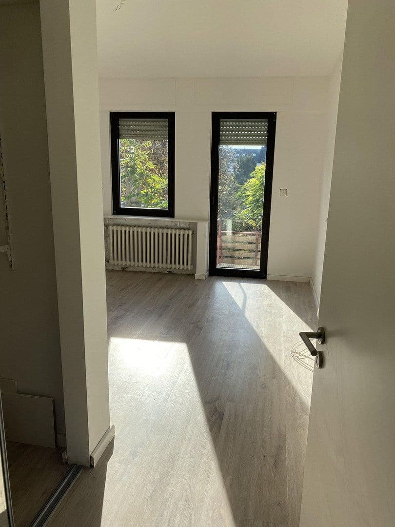 Prenájom bytu 2-izbový 60 m², Heidestr. 228, Köln, Severné Porýnie - Westfálsko Prenájom bytu 2-izbový 60 m², Heidestr. 228, Köln, Severné Porýnie - Westfálsko