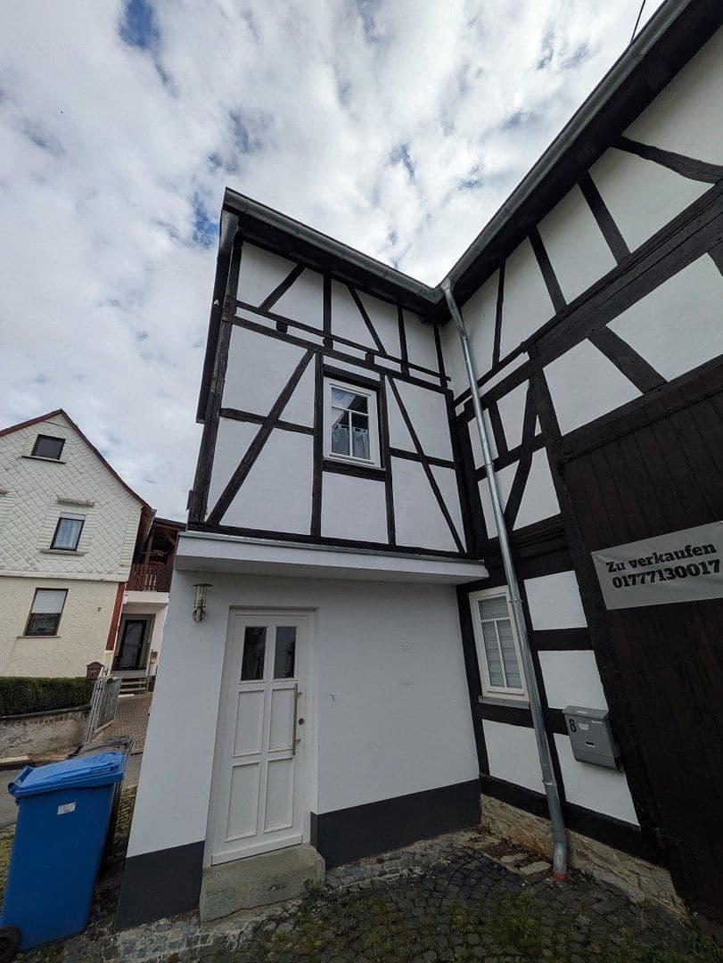 Predaj domu 133 m², pozemok 565 m², Bergstraße 8, Runkel, Hesensko Predaj domu 133 m², pozemok 565 m², Bergstraße 8, Runkel, Hesensko