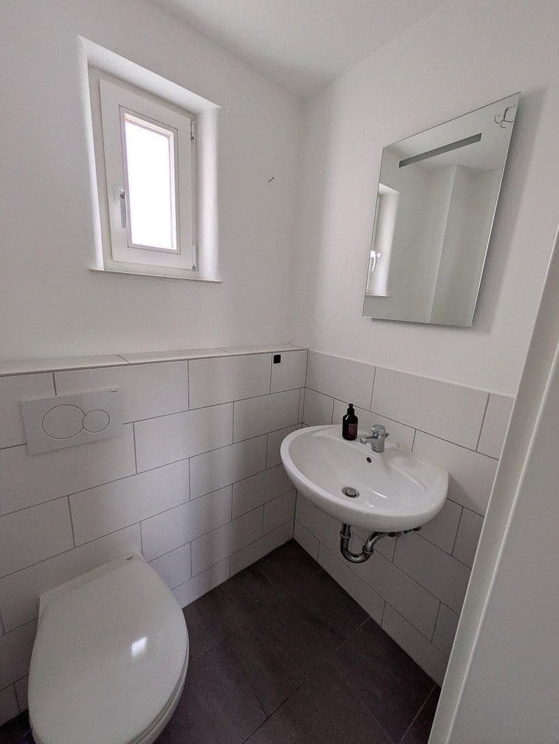 Predaj domu 133 m², pozemok 565 m², Bergstraße 8, Runkel, Hesensko Predaj domu 133 m², pozemok 565 m², Bergstraße 8, Runkel, Hesensko