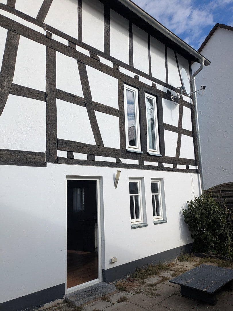 Predaj domu 133 m², pozemok 565 m², Bergstraße 8, Runkel, Hesensko Predaj domu 133 m², pozemok 565 m², Bergstraße 8, Runkel, Hesensko