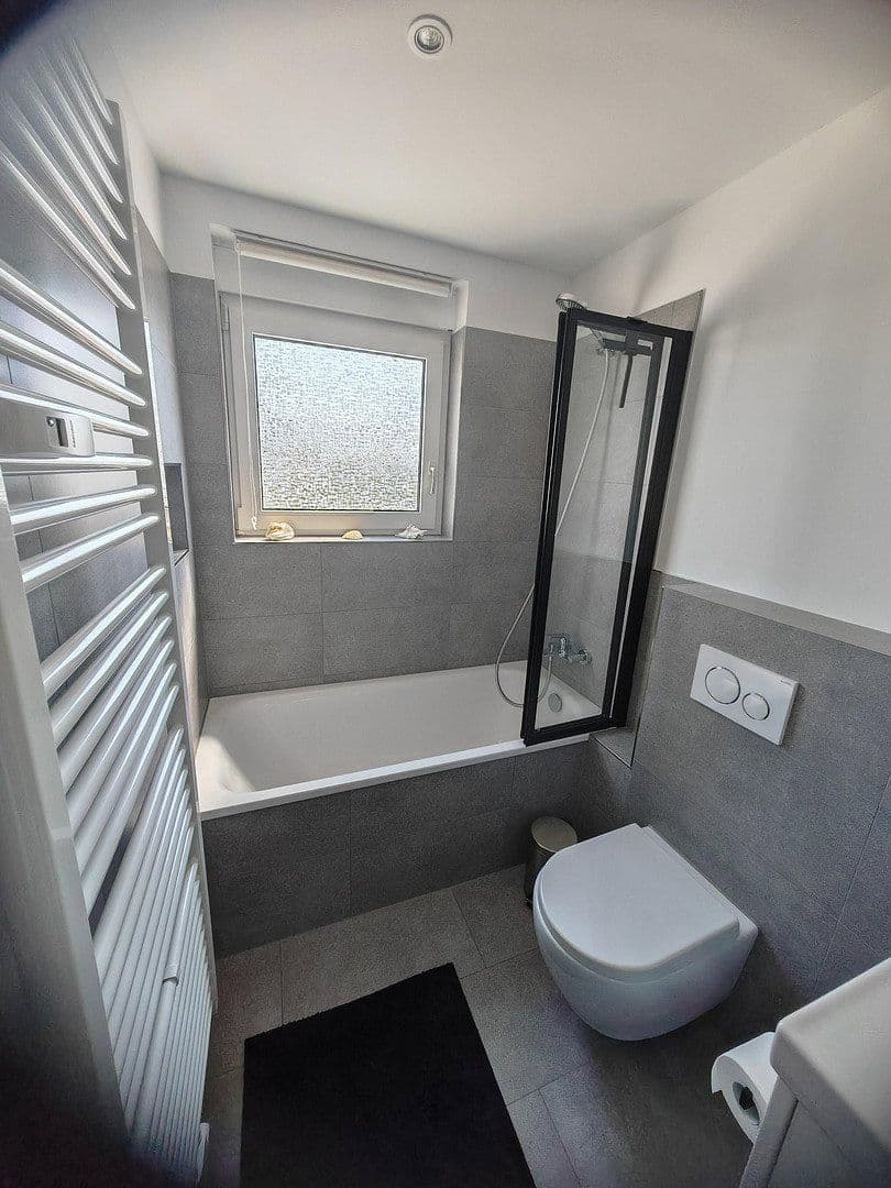 Prenájom bytu 3-izbový 74 m², Billtalstr. 1, Sulzbach (Taunus), Hesensko Prenájom bytu 3-izbový 74 m², Billtalstr. 1, Sulzbach (Taunus), Hesensko
