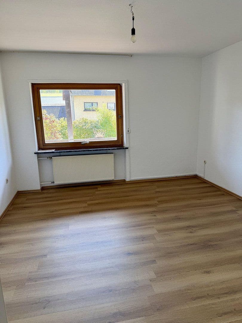 Prenájom domu 115 m², pozemok 500 m², Heusweiler, Sársko Prenájom domu 115 m², pozemok 500 m², Heusweiler, Sársko