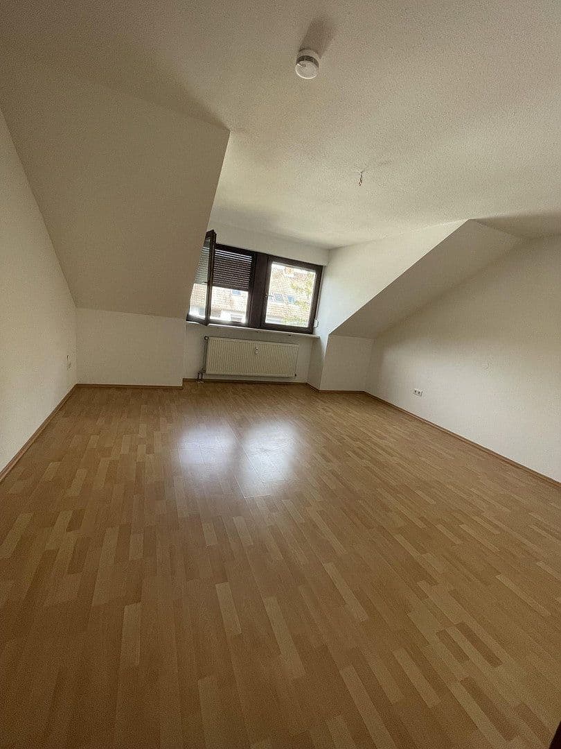 Prenájom bytu 3-izbový 80 m², Seukendorf, Bavorsko Prenájom bytu 3-izbový 80 m², Seukendorf, Bavorsko