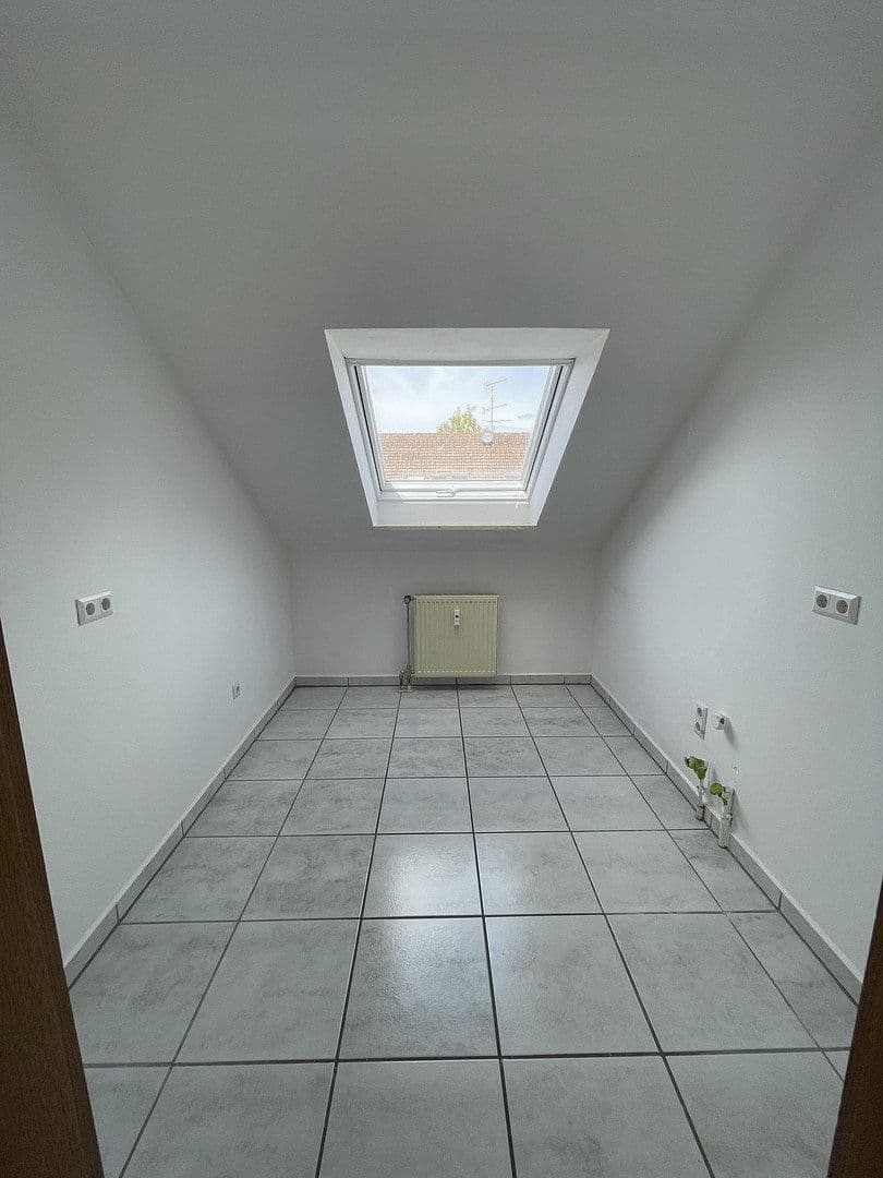 Prenájom bytu 3-izbový 80 m², Seukendorf, Bavorsko Prenájom bytu 3-izbový 80 m², Seukendorf, Bavorsko