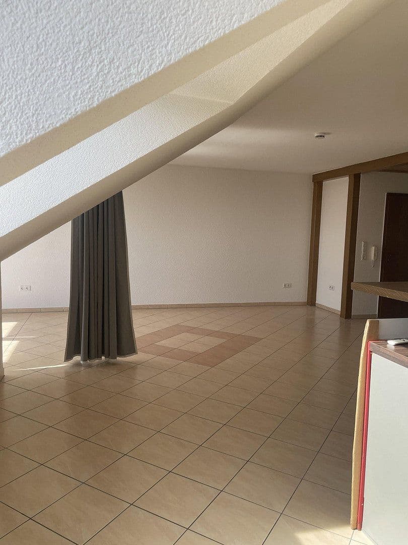 Prenájom bytu 3-izbový 80 m², Seukendorf, Bavorsko Prenájom bytu 3-izbový 80 m², Seukendorf, Bavorsko