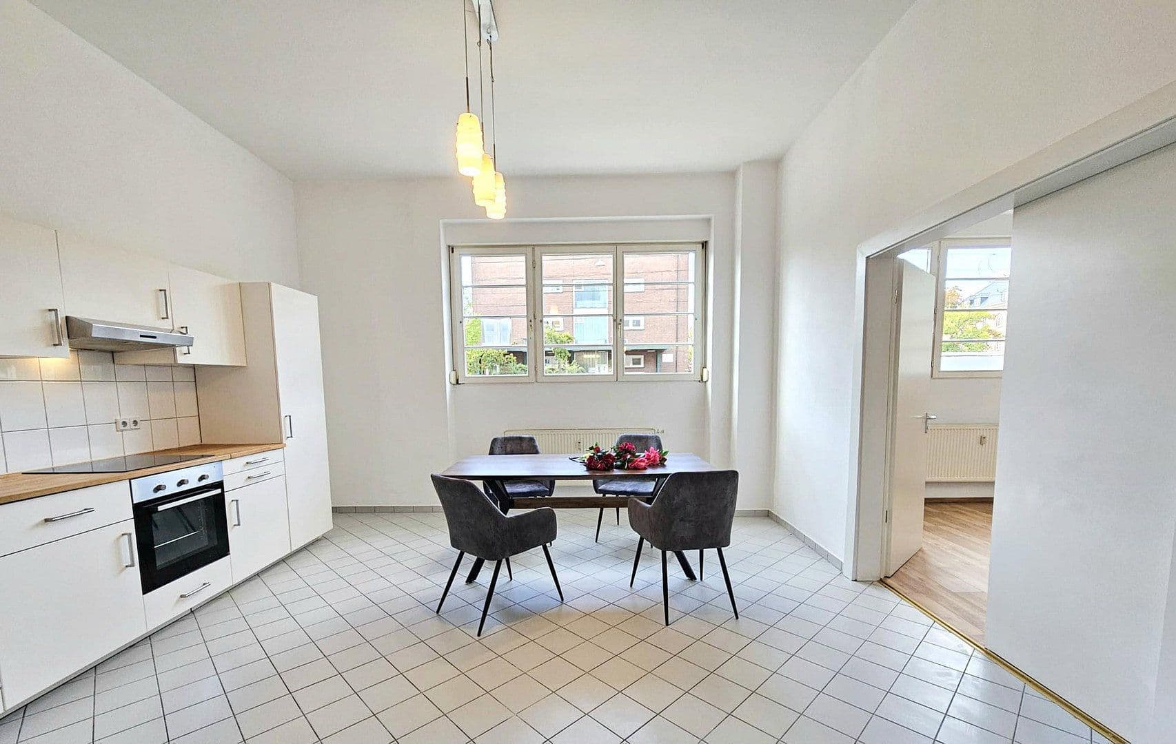 Predaj bytu 3-izbový 95 m², Friedrich-Ebert-Straße 40, Mannheim, Bádensko-Wurttembersko Predaj bytu 3-izbový 95 m², Friedrich-Ebert-Straße 40, Mannheim, Bádensko-Wurttembersko