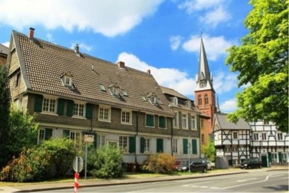 Predaj domu 368 m², pozemok 487 m², Hauptstr. 12 und 12a, Velbert, Severné Porýnie - Westfálsko Predaj domu 368 m², pozemok 487 m², Hauptstr. 12 und 12a, Velbert, Severné Porýnie - Westfálsko