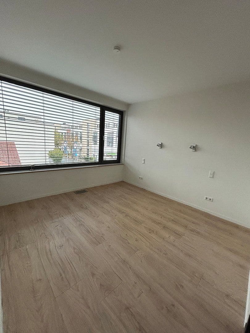 Prenájom bytu 2-izbový 75 m², Aschaffenburg, Bavorsko Prenájom bytu 2-izbový 75 m², Aschaffenburg, Bavorsko