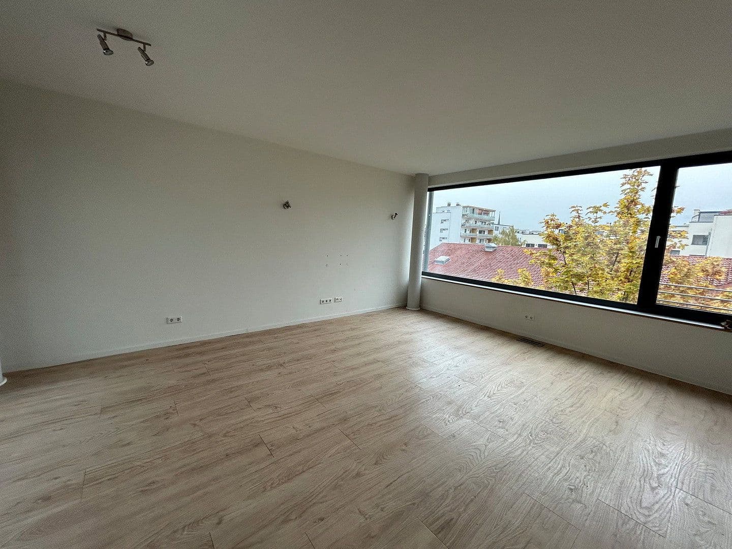 Prenájom bytu 2-izbový 75 m², Aschaffenburg, Bavorsko Prenájom bytu 2-izbový 75 m², Aschaffenburg, Bavorsko