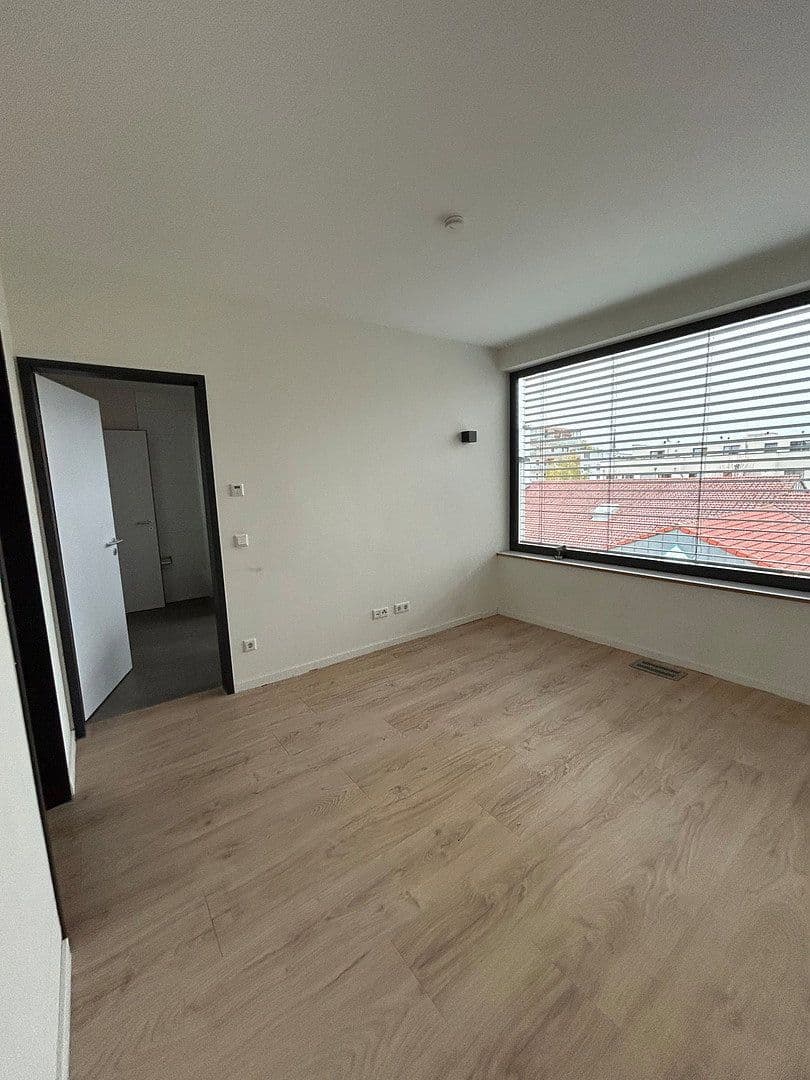 Prenájom bytu 2-izbový 75 m², Aschaffenburg, Bavorsko Prenájom bytu 2-izbový 75 m², Aschaffenburg, Bavorsko