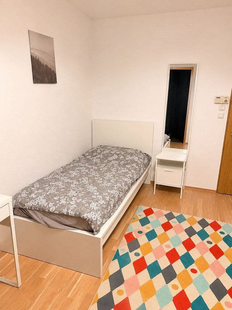 Prenájom bytu 1-izbový 18 m², Eckenheimer Landstraße 361, Frankfurt am Main, Hesensko Prenájom bytu 1-izbový 18 m², Eckenheimer Landstraße 361, Frankfurt am Main, Hesensko