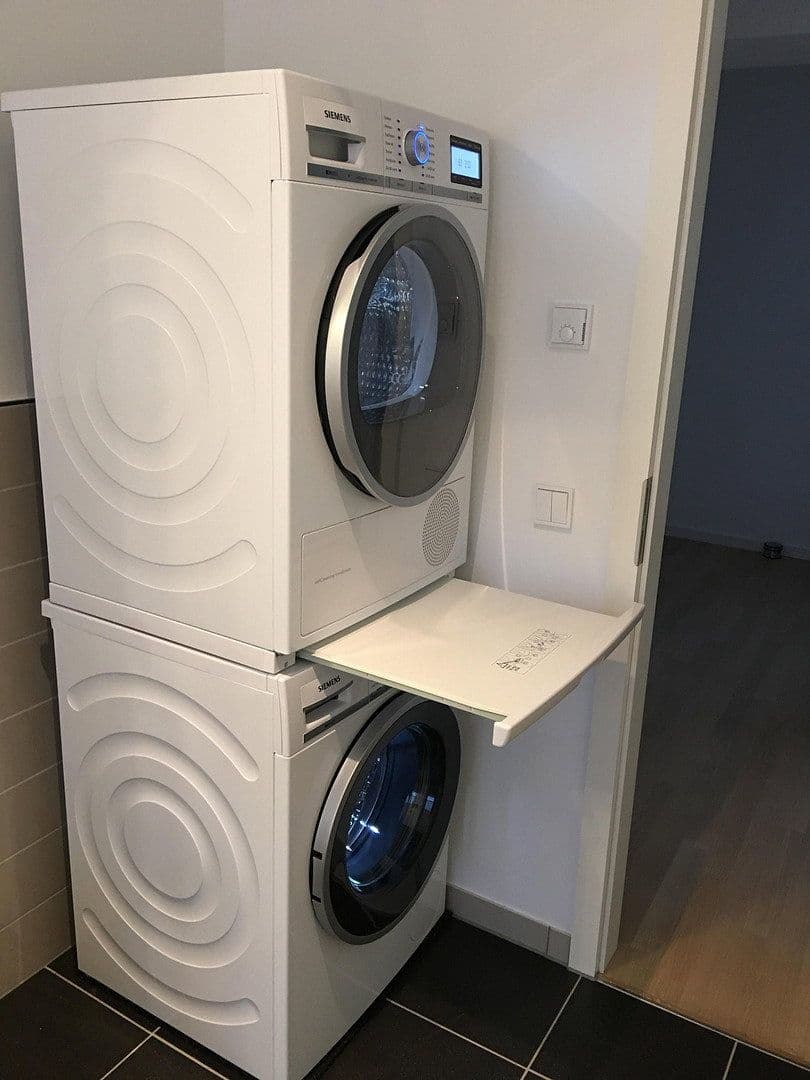 Prenájom bytu 5-izbový 160 m², Heinickeweg 15, Berlin, Berlín Prenájom bytu 5-izbový 160 m², Heinickeweg 15, Berlin, Berlín