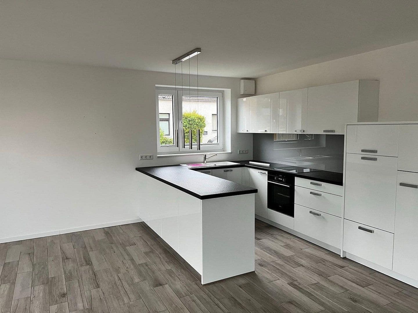 Prenájom bytu 3-izbový 92 m², Steinkampberg 10, Laboe, Šlezvicko-Holštajnsko Prenájom bytu 3-izbový 92 m², Steinkampberg 10, Laboe, Šlezvicko-Holštajnsko