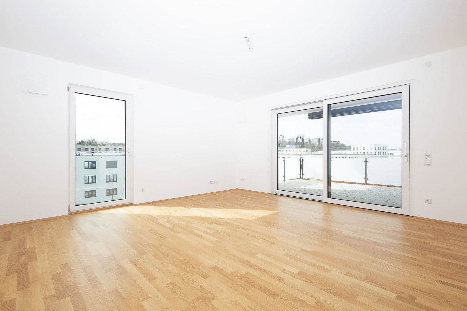 Prenájom bytu 3-izbový 121 m², Von-Brettreich-Straße 3, Regensburg, Bavorsko Prenájom bytu 3-izbový 121 m², Von-Brettreich-Straße 3, Regensburg, Bavorsko