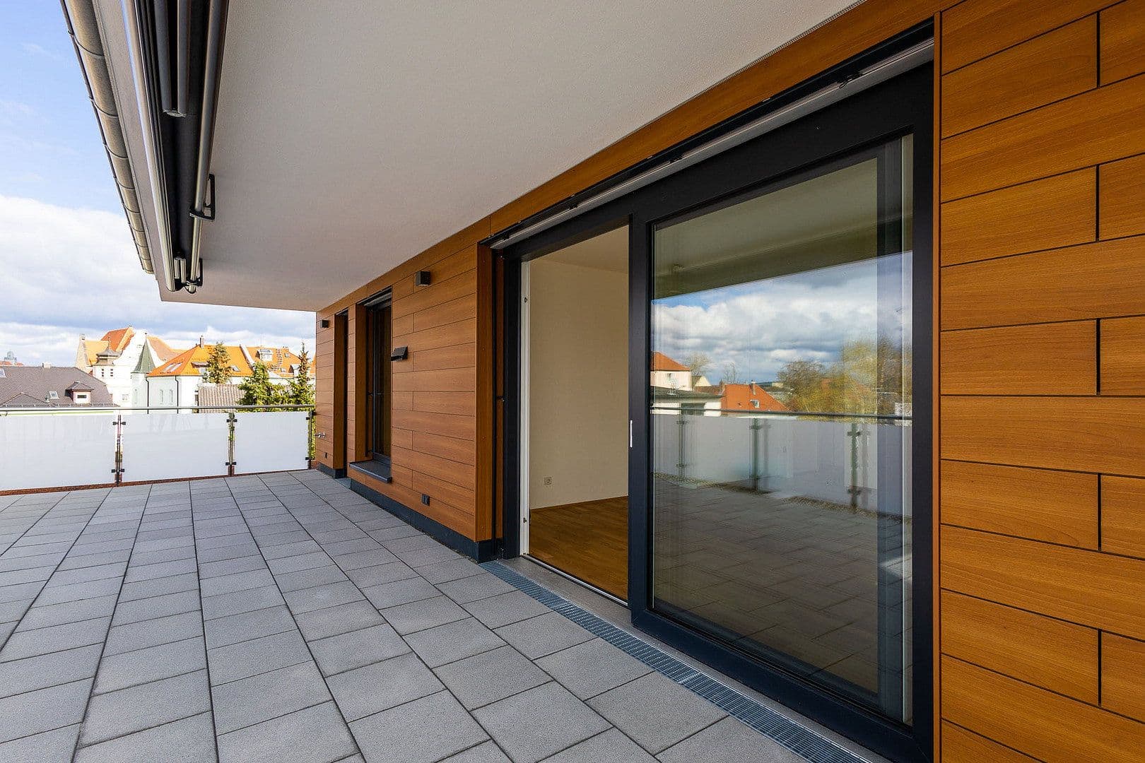 Prenájom bytu 3-izbový 121 m², Von-Brettreich-Straße 3, Regensburg, Bavorsko Prenájom bytu 3-izbový 121 m², Von-Brettreich-Straße 3, Regensburg, Bavorsko