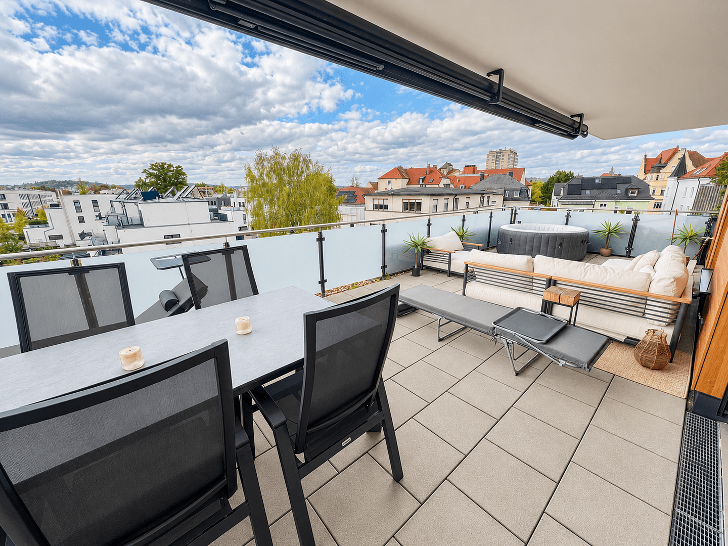 Prenájom bytu 3-izbový 121 m², Von-Brettreich-Straße 3, Regensburg, Bavorsko Prenájom bytu 3-izbový 121 m², Von-Brettreich-Straße 3, Regensburg, Bavorsko