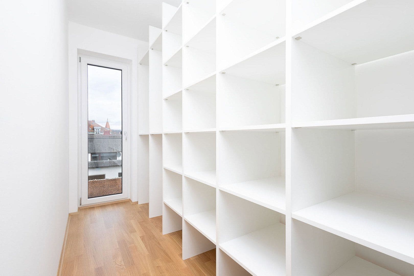 Prenájom bytu 3-izbový 121 m², Von-Brettreich-Straße 3, Regensburg, Bavorsko Prenájom bytu 3-izbový 121 m², Von-Brettreich-Straße 3, Regensburg, Bavorsko