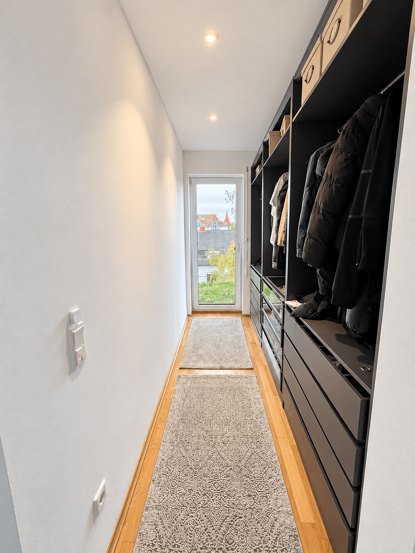 Prenájom bytu 3-izbový 121 m², Von-Brettreich-Straße 3, Regensburg, Bavorsko Prenájom bytu 3-izbový 121 m², Von-Brettreich-Straße 3, Regensburg, Bavorsko