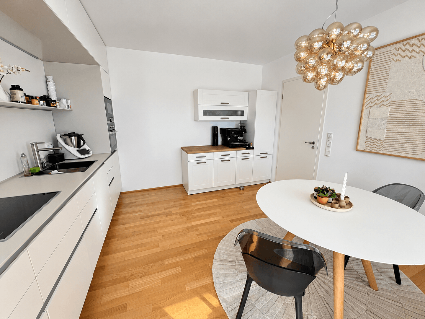 Prenájom bytu 3-izbový 121 m², Von-Brettreich-Straße 3, Regensburg, Bavorsko Prenájom bytu 3-izbový 121 m², Von-Brettreich-Straße 3, Regensburg, Bavorsko