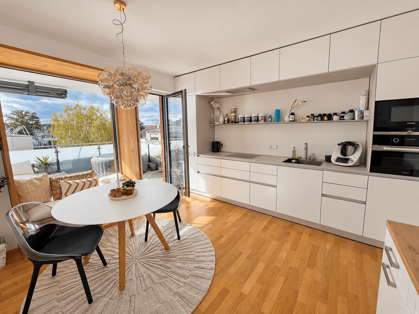 Prenájom bytu 3-izbový 121 m², Von-Brettreich-Straße 3, Regensburg, Bavorsko Prenájom bytu 3-izbový 121 m², Von-Brettreich-Straße 3, Regensburg, Bavorsko