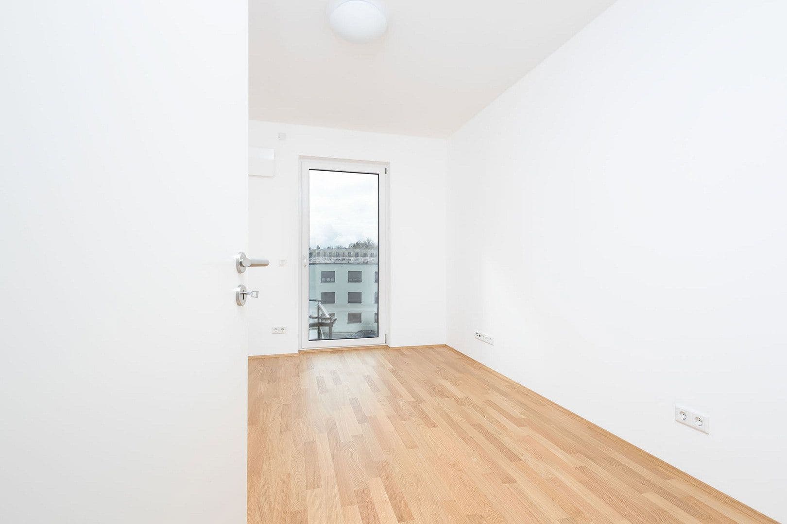 Prenájom bytu 3-izbový 121 m², Von-Brettreich-Straße 3, Regensburg, Bavorsko Prenájom bytu 3-izbový 121 m², Von-Brettreich-Straße 3, Regensburg, Bavorsko