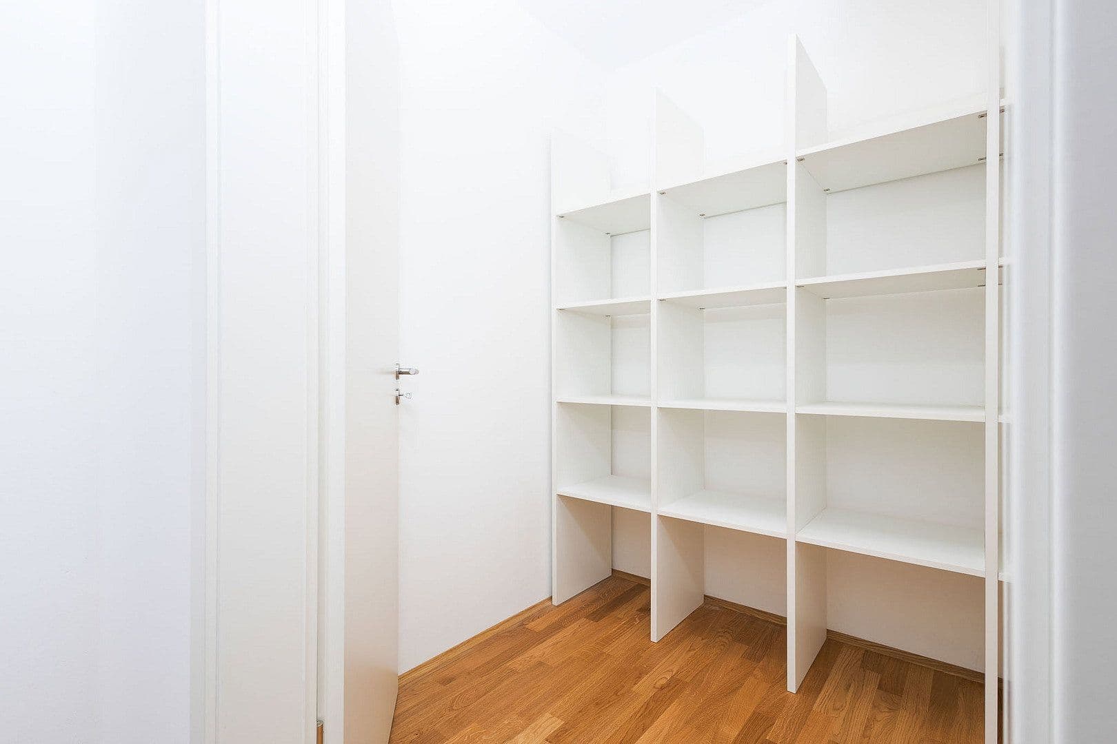 Prenájom bytu 3-izbový 121 m², Von-Brettreich-Straße 3, Regensburg, Bavorsko Prenájom bytu 3-izbový 121 m², Von-Brettreich-Straße 3, Regensburg, Bavorsko