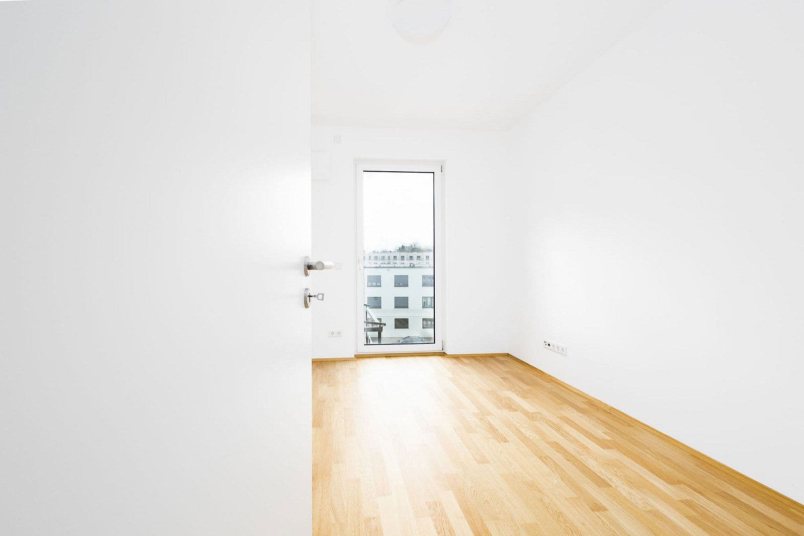 Prenájom bytu 3-izbový 121 m², Von-Brettreich-Straße 3, Regensburg, Bavorsko Prenájom bytu 3-izbový 121 m², Von-Brettreich-Straße 3, Regensburg, Bavorsko
