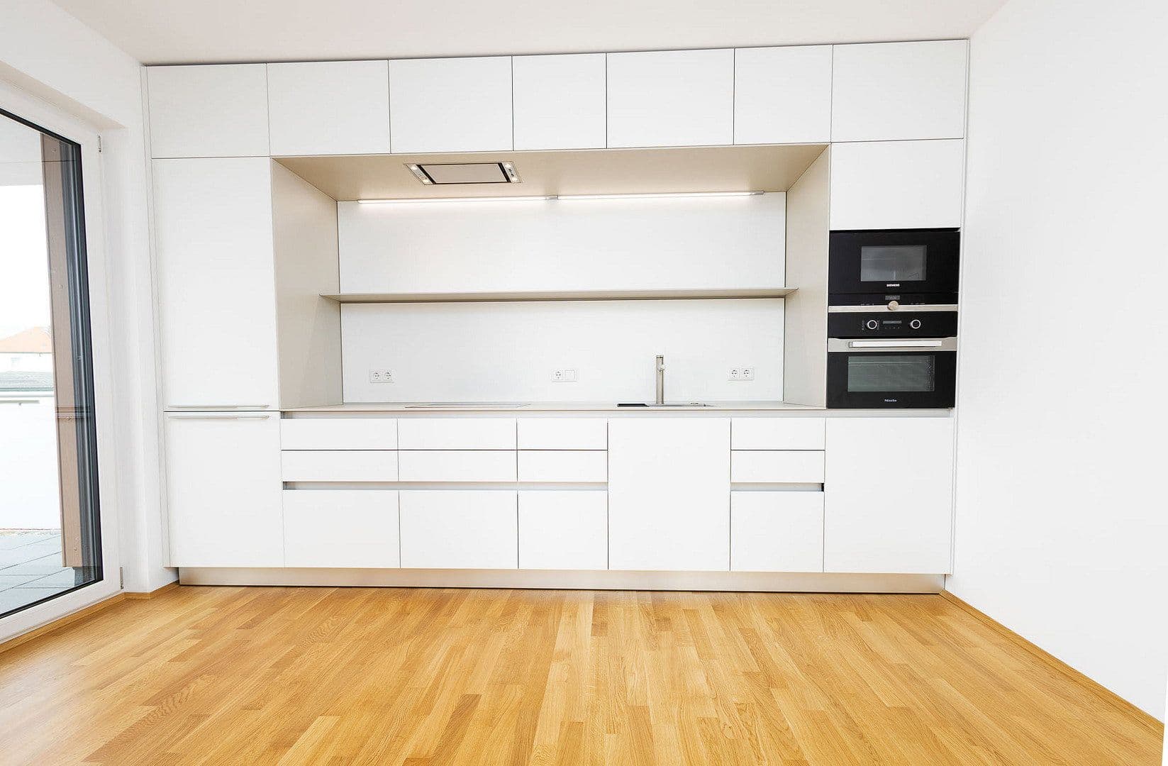 Prenájom bytu 3-izbový 121 m², Von-Brettreich-Straße 3, Regensburg, Bavorsko Prenájom bytu 3-izbový 121 m², Von-Brettreich-Straße 3, Regensburg, Bavorsko