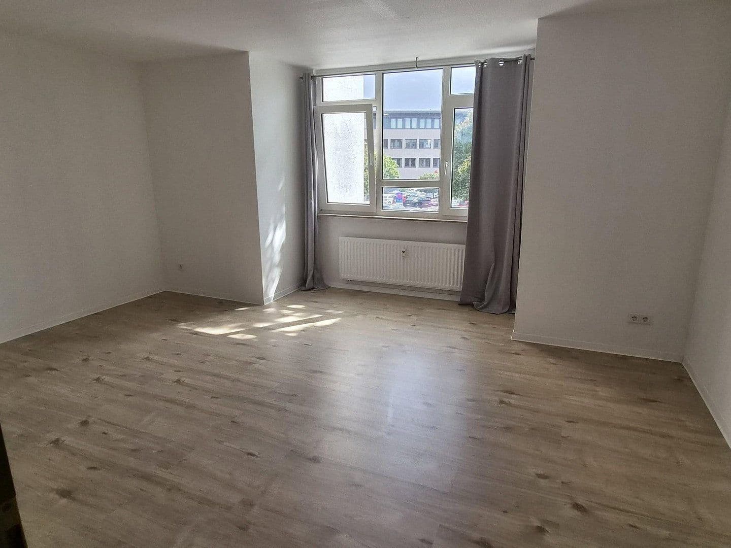 Prenájom bytu 1-izbový 30 m², Richrather Straße 3, Langenfeld (Rheinland), Severné Porýnie - Westfálsko Prenájom bytu 1-izbový 30 m², Richrather Straße 3, Langenfeld (Rheinland), Severné Porýnie - Westfálsko