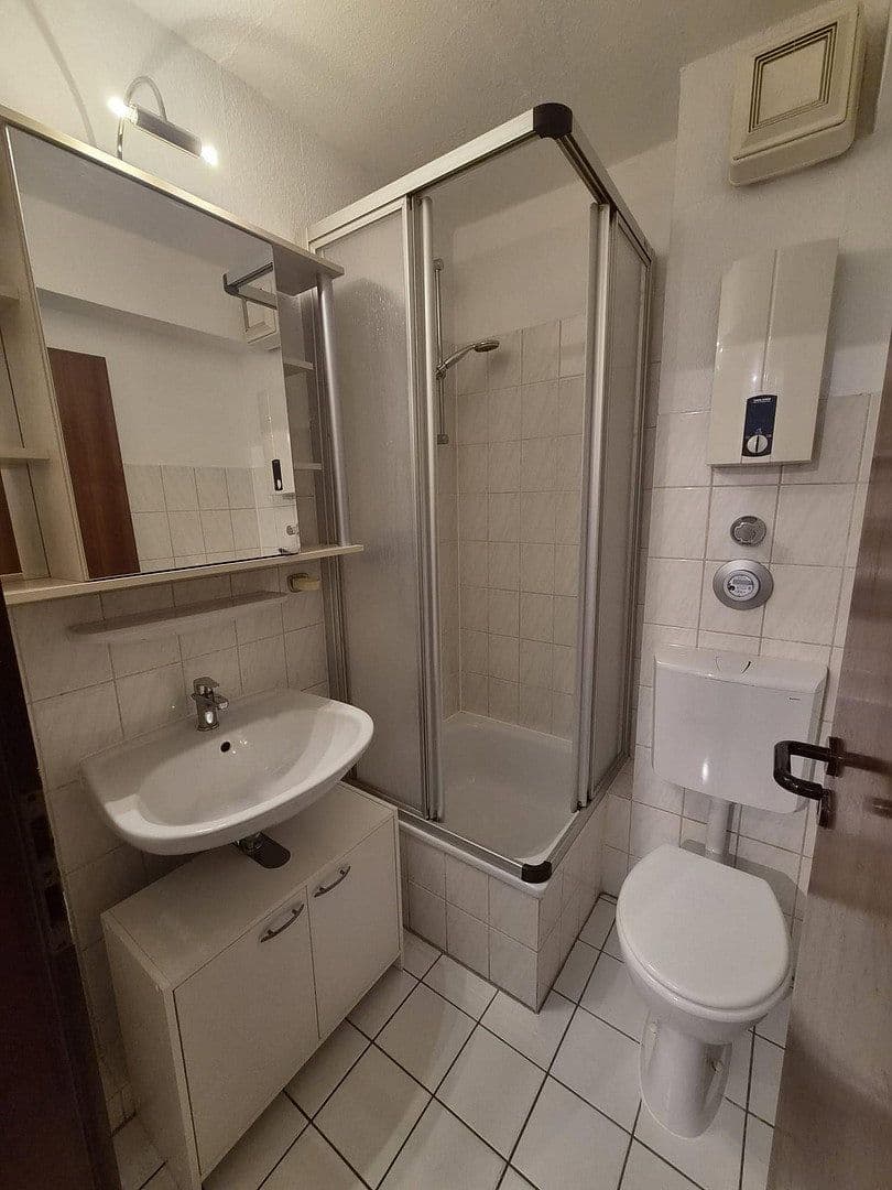 Prenájom bytu 1-izbový 30 m², Richrather Straße 3, Langenfeld (Rheinland), Severné Porýnie - Westfálsko Prenájom bytu 1-izbový 30 m², Richrather Straße 3, Langenfeld (Rheinland), Severné Porýnie - Westfálsko