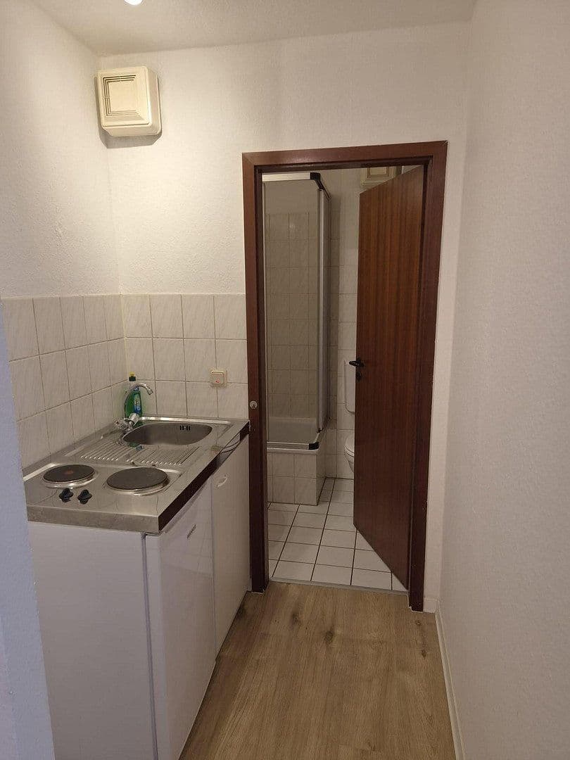 Prenájom bytu 1-izbový 30 m², Richrather Straße 3, Langenfeld (Rheinland), Severné Porýnie - Westfálsko Prenájom bytu 1-izbový 30 m², Richrather Straße 3, Langenfeld (Rheinland), Severné Porýnie - Westfálsko