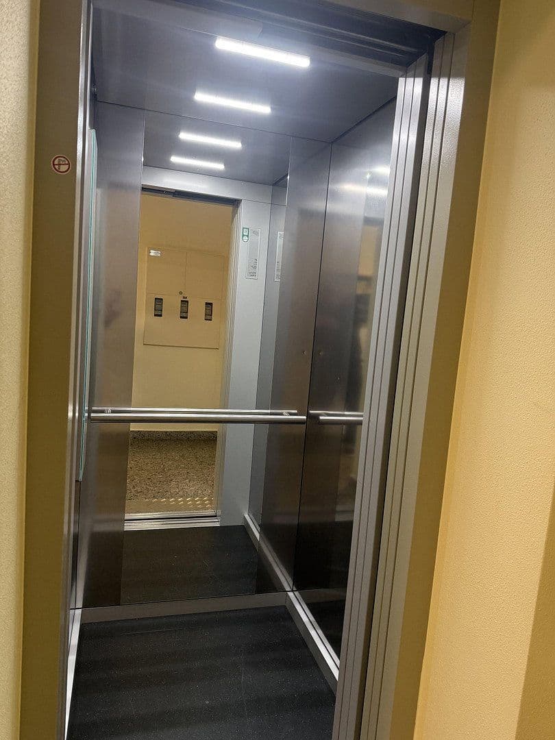 Prenájom bytu 3-izbový 96 m², Virchowstrasse 17, Siegen, Severné Porýnie - Westfálsko Prenájom bytu 3-izbový 96 m², Virchowstrasse 17, Siegen, Severné Porýnie - Westfálsko